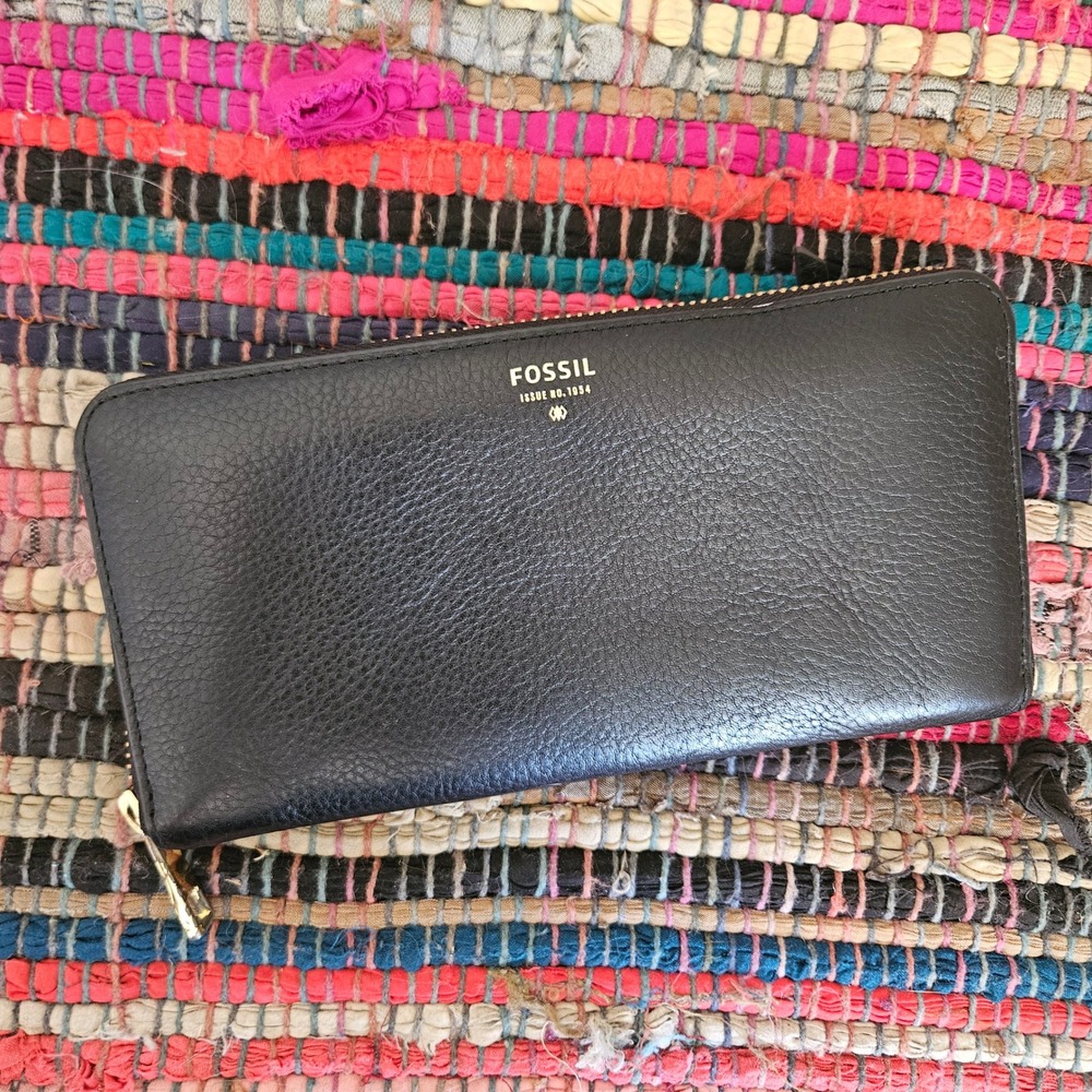 Fossil Leather Zip Around Wallet Black Women's